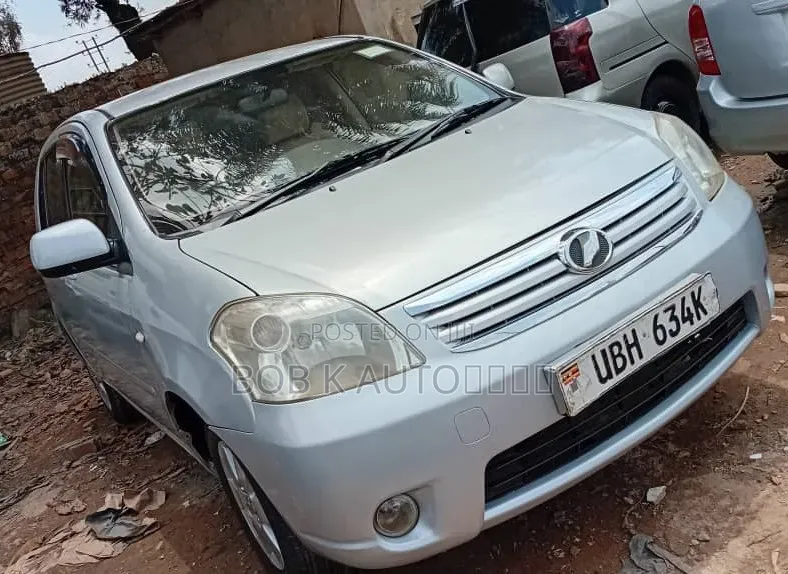 Toyota Raum 2008 Silver