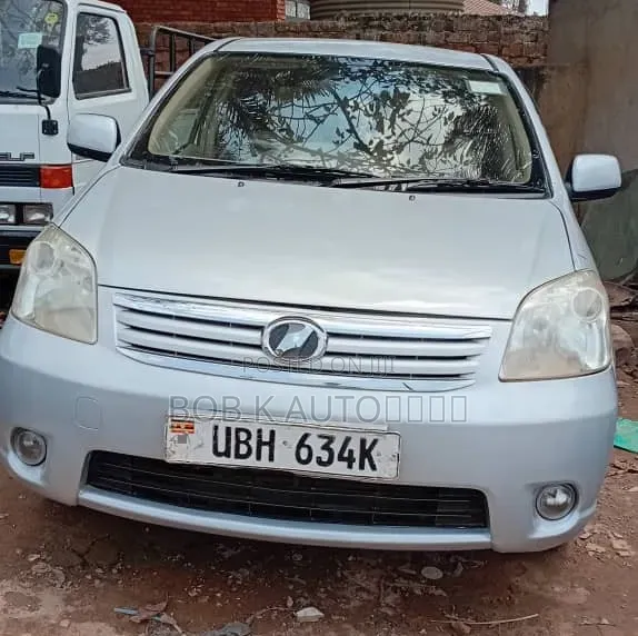 Toyota Raum 2008 Silver