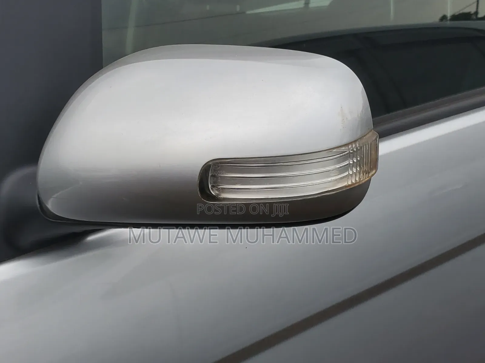 Toyota ISIS 2010 Silver