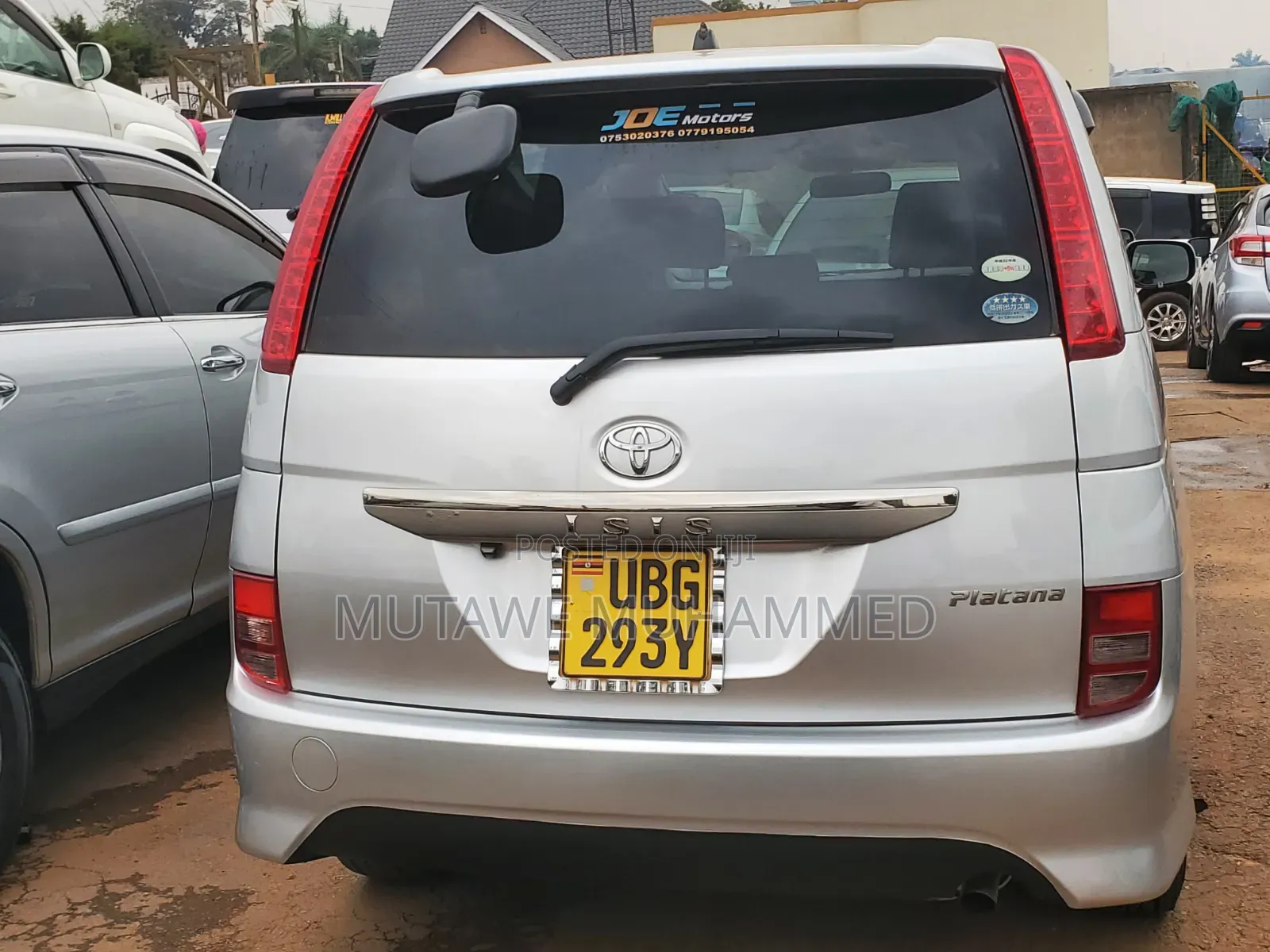Toyota ISIS 2010 Silver