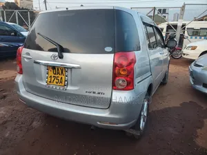 Toyota Raum 2007 Silver