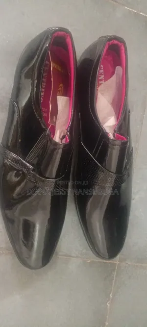Men's Shoes Size 43