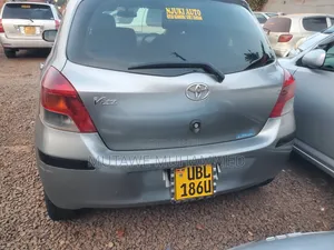 Toyota Vitz 2010 Gray