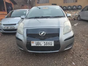 Toyota Vitz 2010 Gray