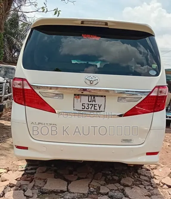 Toyota Alphard 2011 White