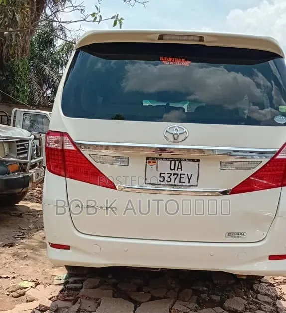 Toyota Alphard 2011 White