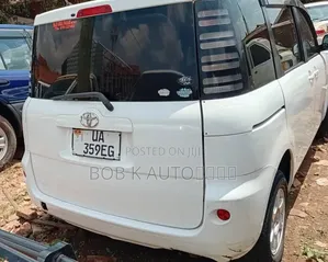 Toyota Sienta 2007 White