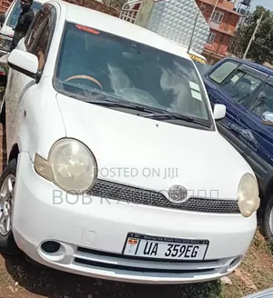 Toyota Sienta 2007 White