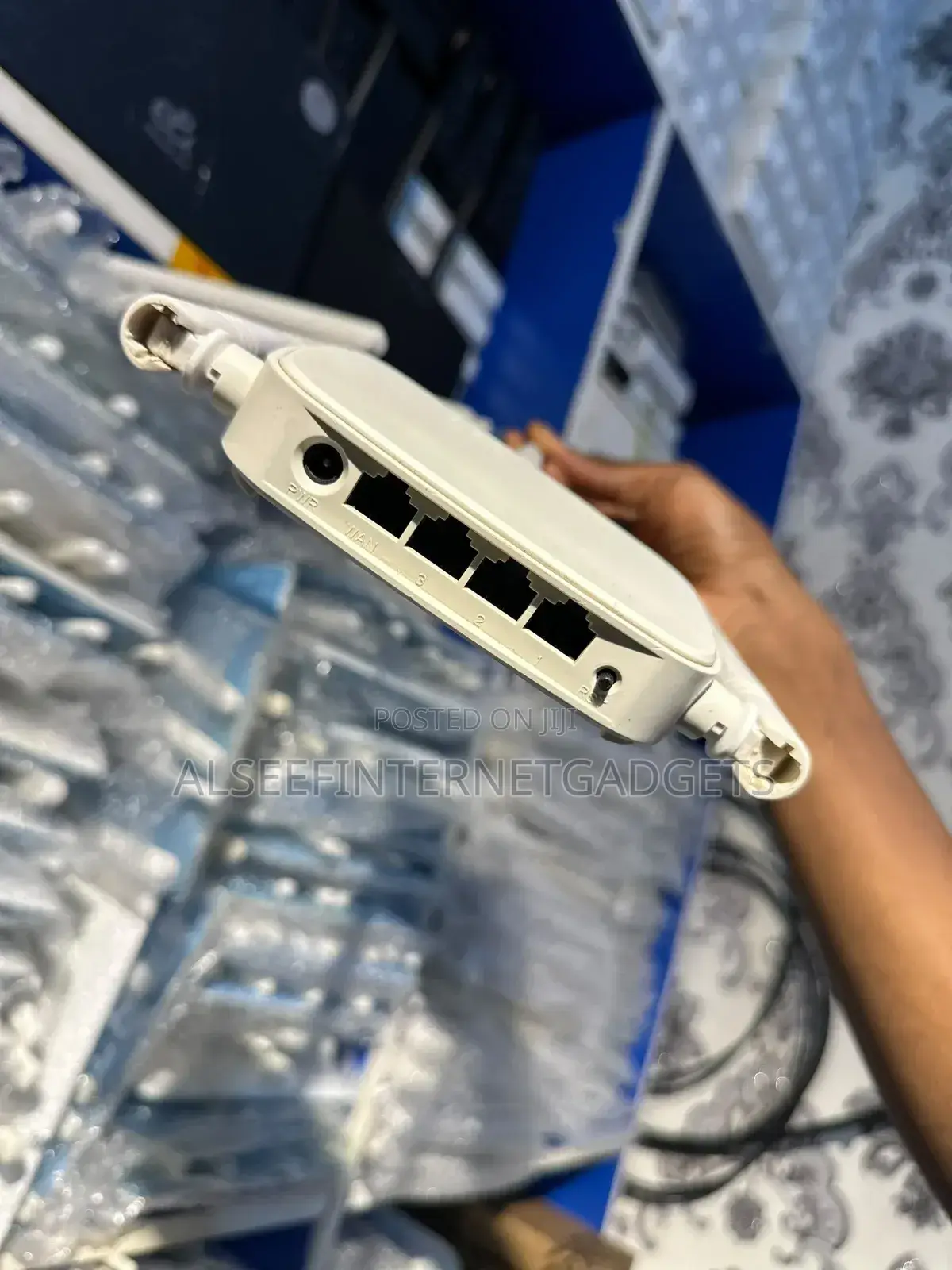 TendaN318 Router