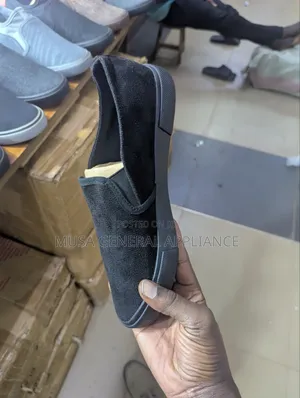 Casual Sneaker With Elastic