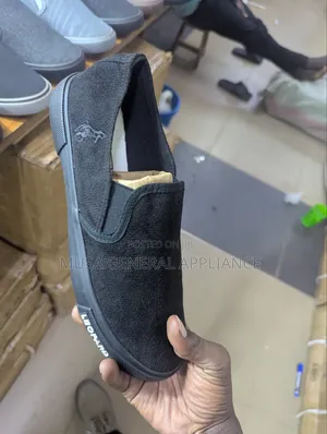 Casual Sneaker With Elastic