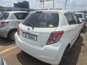 Toyota Vitz 2011 White