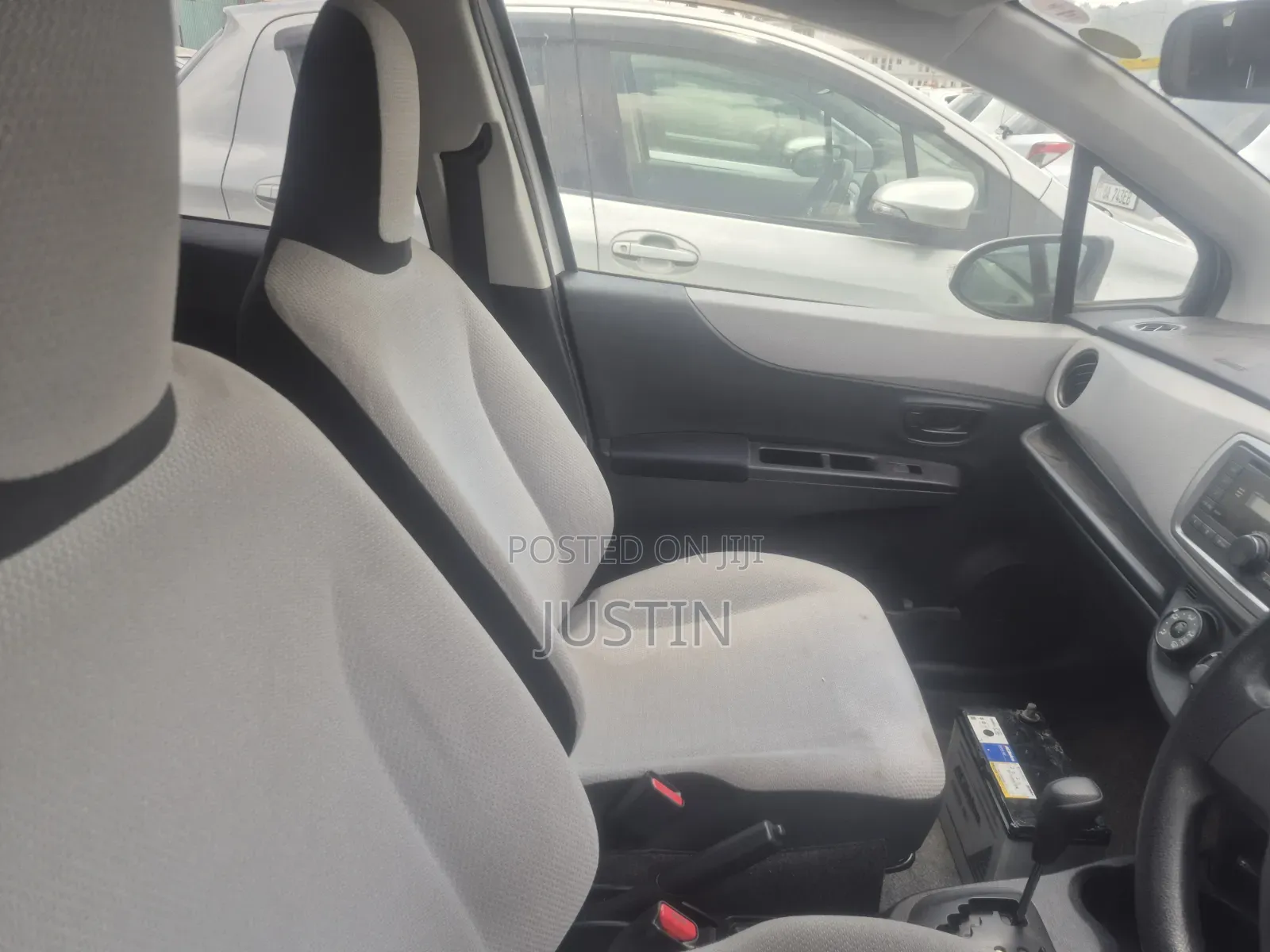 Toyota Vitz 2011 White