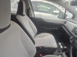 Toyota Vitz 2011 White