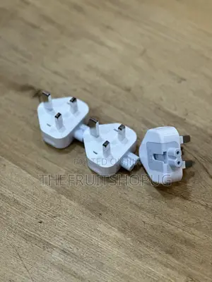 Apple Plug Adapter – UK 3-Pin