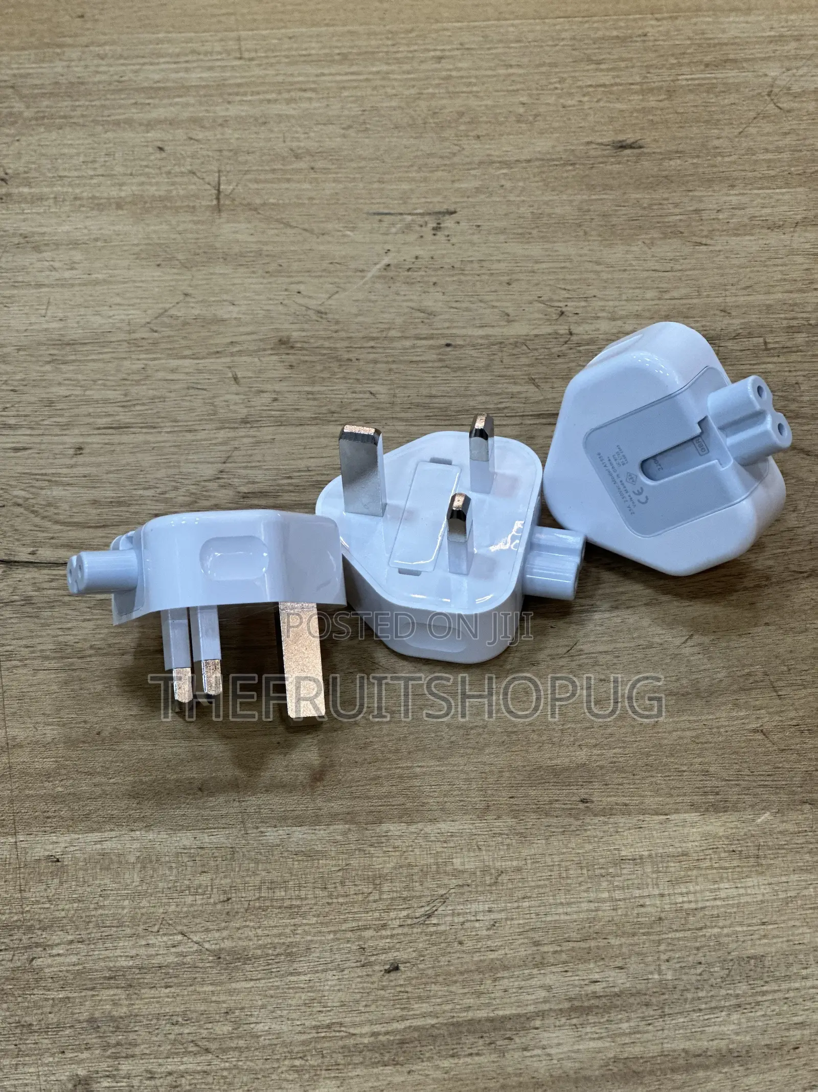 Apple Plug Adapter – UK 3-Pin