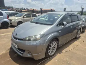 Toyota Wish 2011 Silver