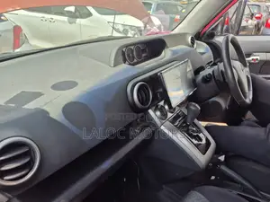 Toyota Rumion 1.5 FWD 2023 Red