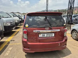 Toyota Rumion 1.5 FWD 2023 Red