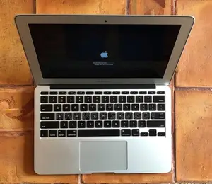 Laptop Apple MacBook Air 4GB Intel Core 2 Duo SSD 128GB