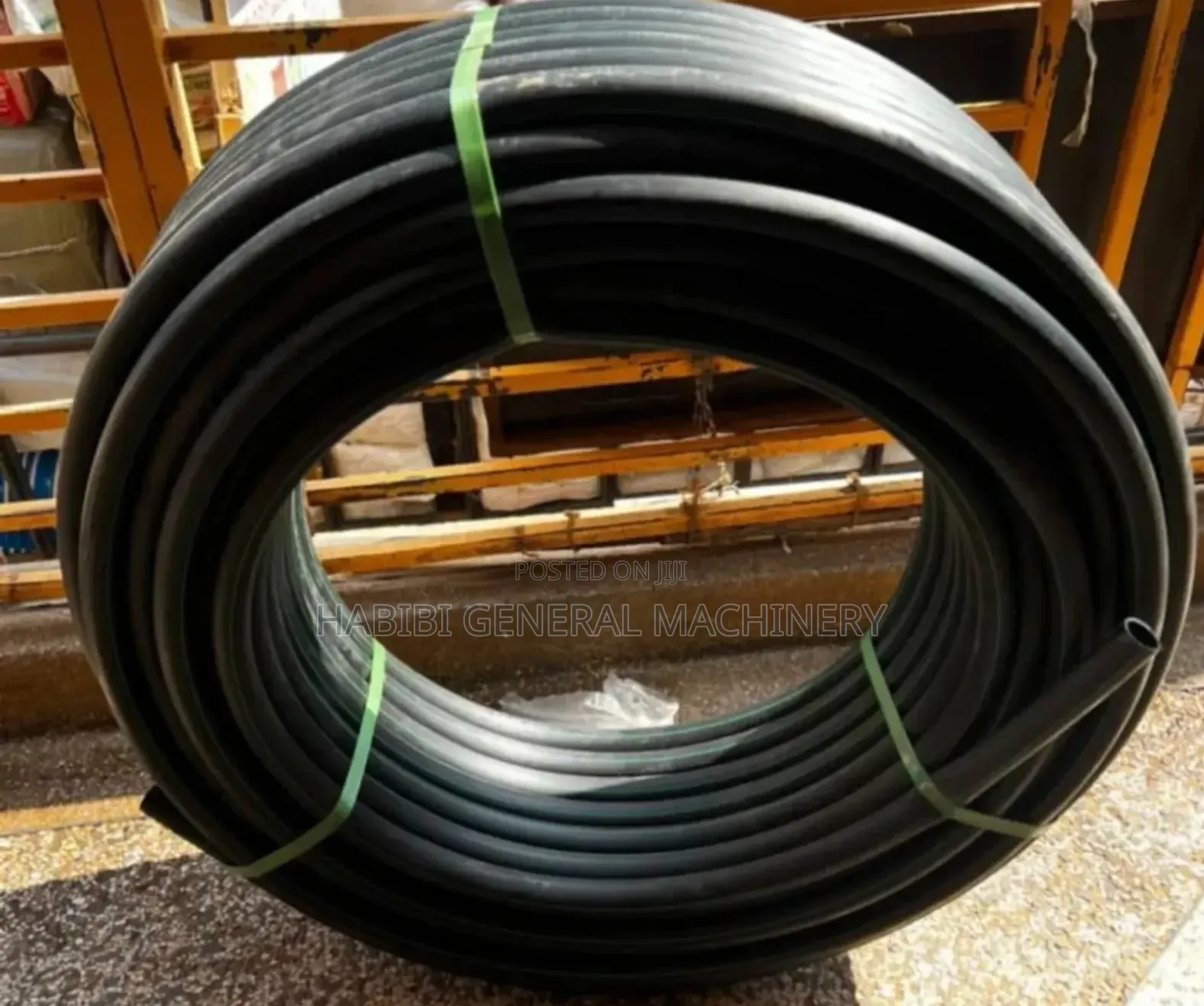 100m Water Pipe (Black)