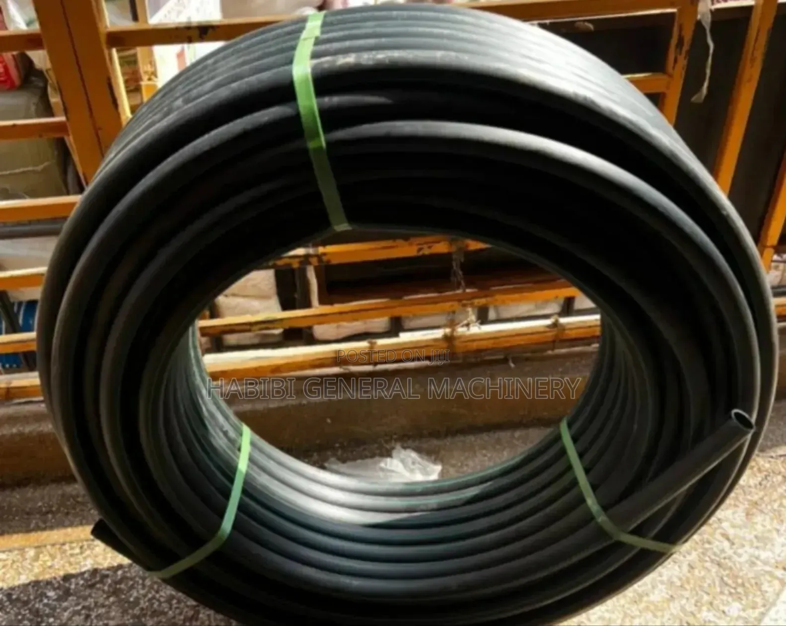 100m Water Pipe (Black)
