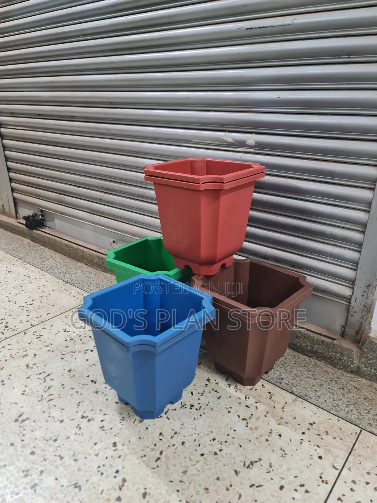 Stackable Red,Green,Blue, Brown Plastic Flower Pot Plastic Flower Pot