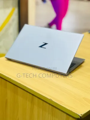 New Laptop HP ZBook Firefly G8 16GB Intel Core i7 SSD 512GB