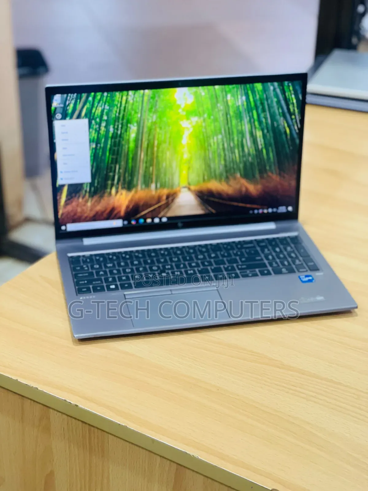 New Laptop HP ZBook Firefly G8 16GB Intel Core i7 SSD 512GB