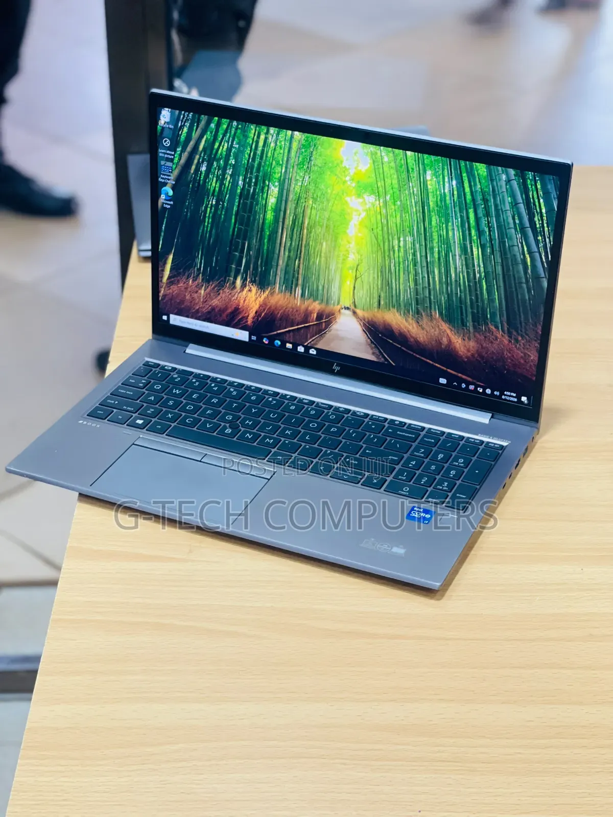 New Laptop HP ZBook Firefly G8 16GB Intel Core i7 SSD 512GB