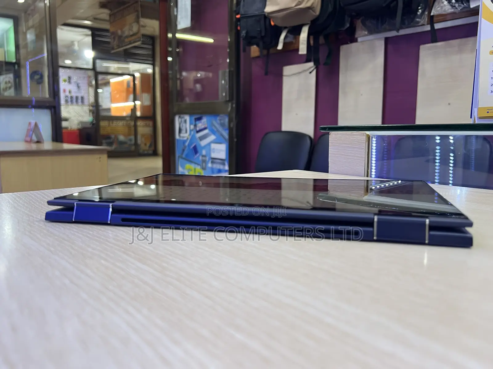 New Laptop HP Dragonfly G2 8GB Intel Core i5 SSD 512GB