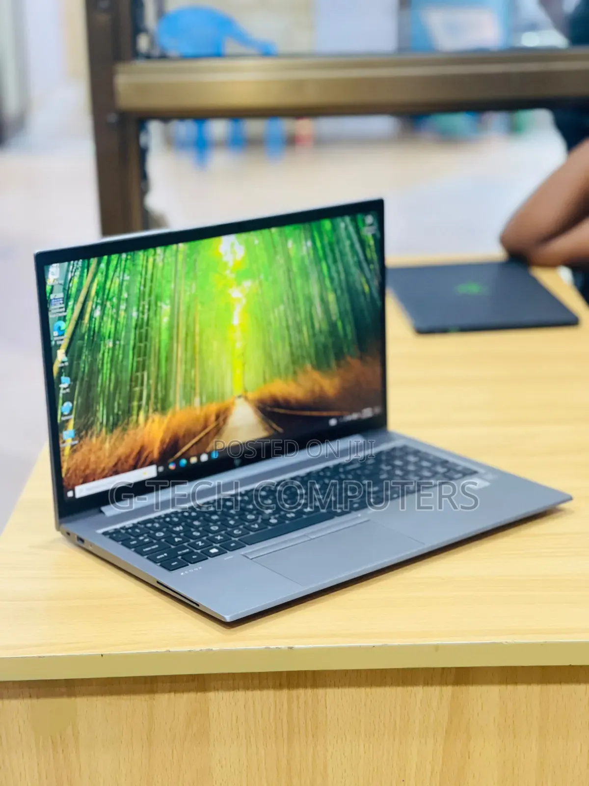 New Laptop HP ZBook Firefly 15 G7 16GB Intel Core i7 SSD 256GB