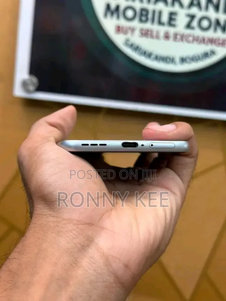 New Infinix Hot 60 Pro+ 256 GB Gold