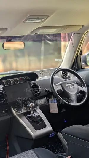 Toyota Corolla Rumion 2010 White