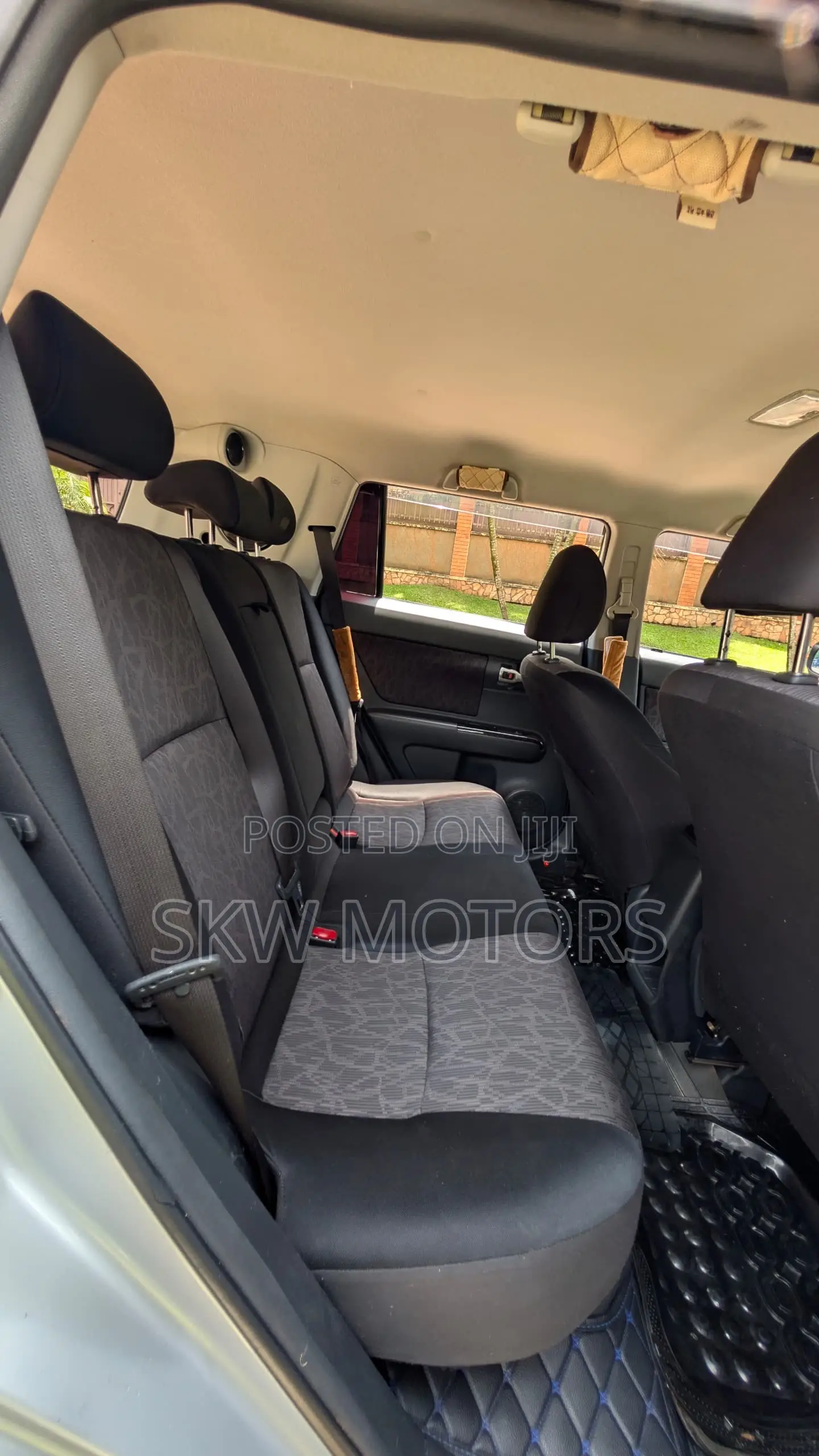 Toyota Corolla Rumion 2010 White