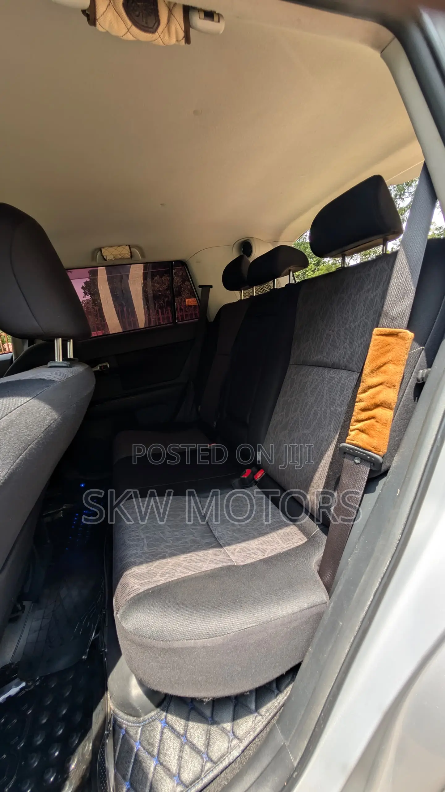 Toyota Corolla Rumion 2010 White