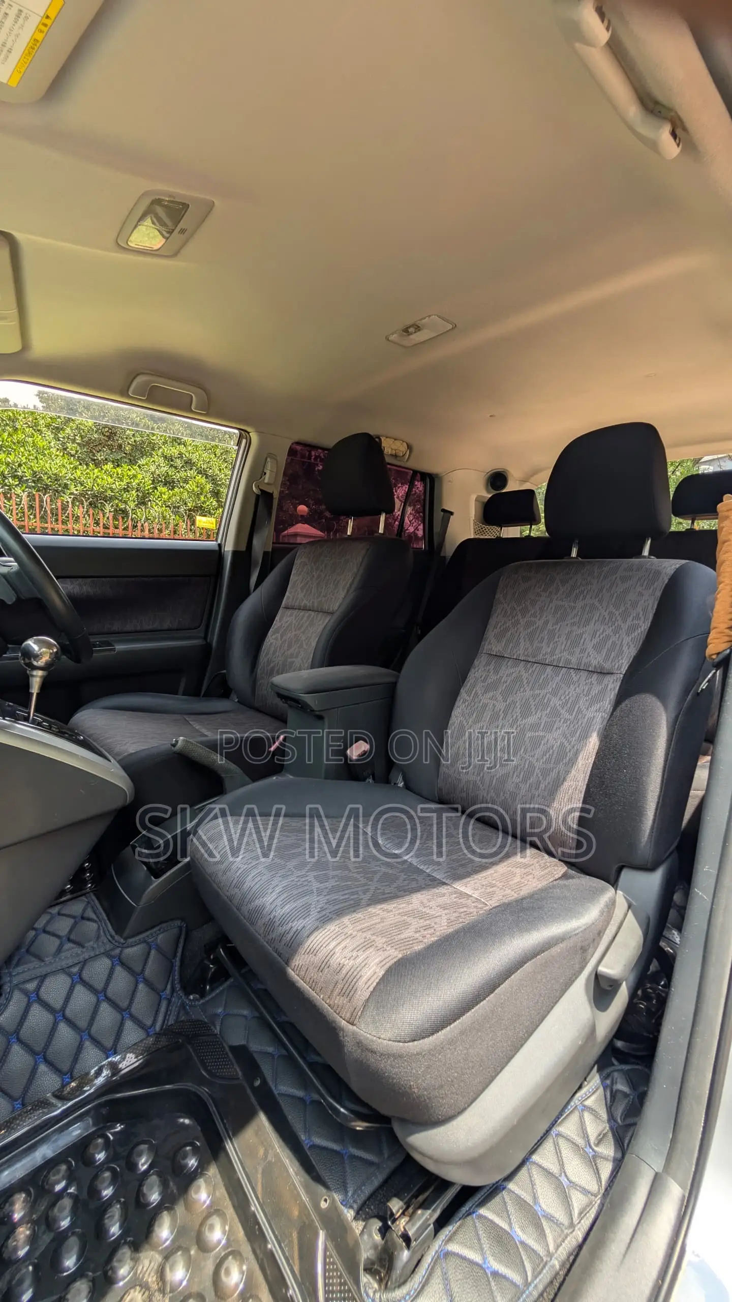 Toyota Corolla Rumion 2010 White