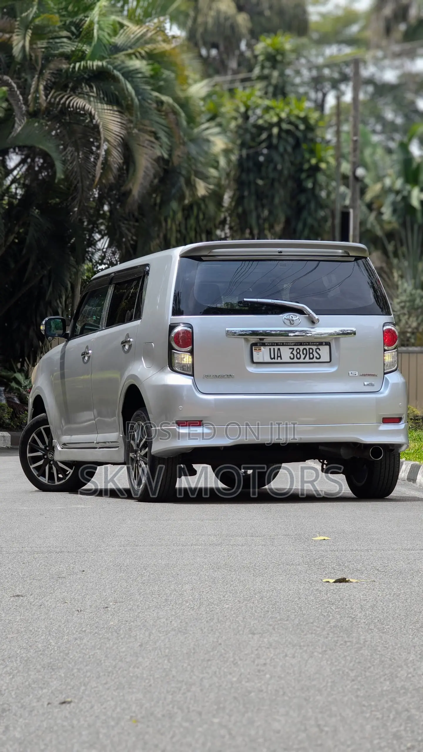 Toyota Corolla Rumion 2010 White