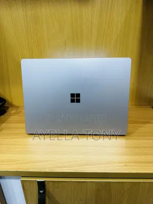 New Laptop Microsoft Surface Laptop 5 8GB Intel Core i7 SSD 256GB