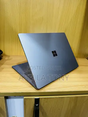 New Laptop Microsoft Surface Laptop 5 8GB Intel Core i7 SSD 256GB