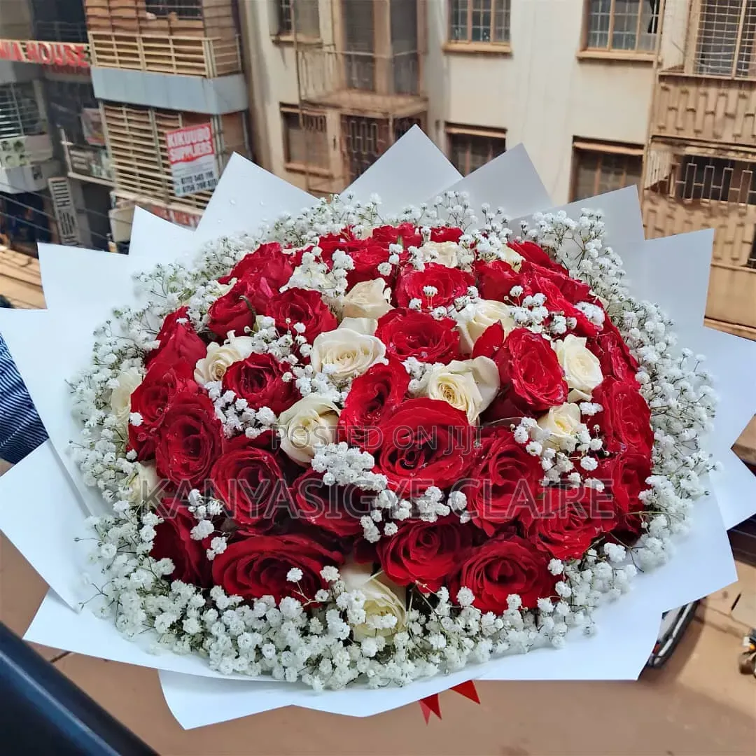 Surprise Fresh Flower Bouquet for Lovers