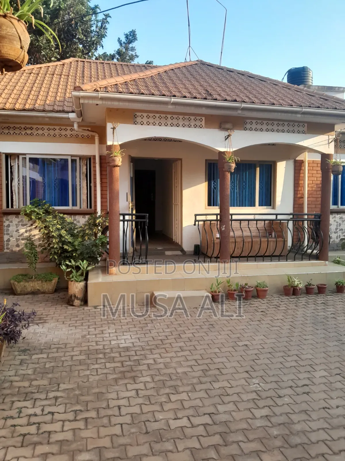 Furnished 12bdrm House in Mutundwe Village, Makindye for rent
