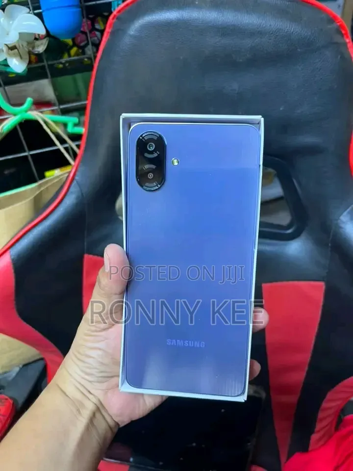 New Samsung Galaxy A07 5G 128 GB Purple