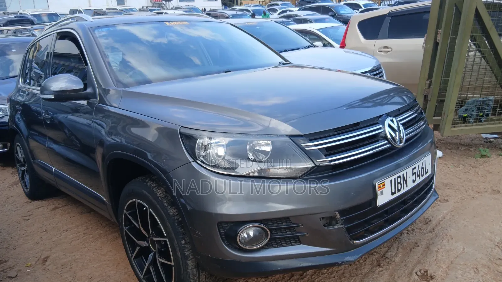 Volkswagen Tiguan 2010 Gray