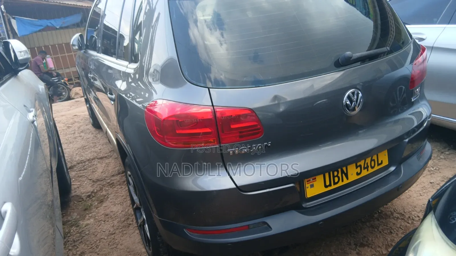Volkswagen Tiguan 2010 Gray