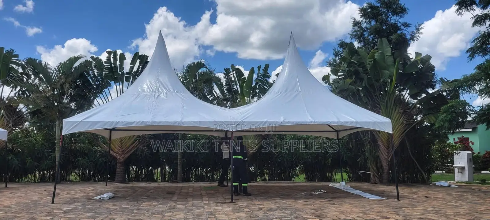 100 Seater Tent With Three Side Covers Flaps