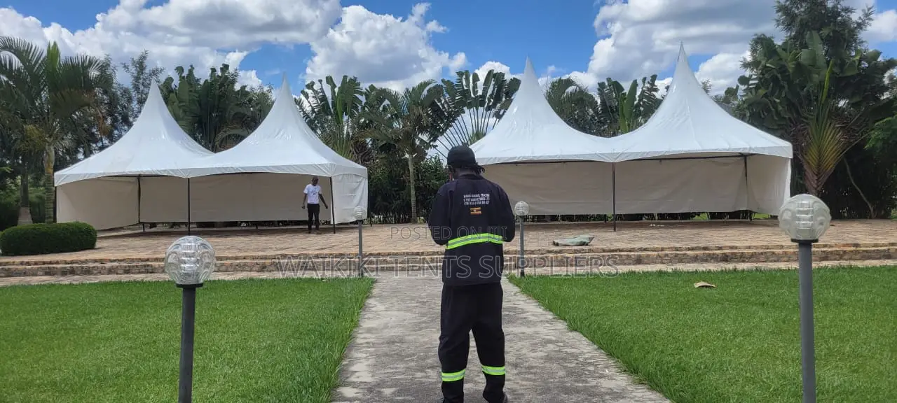 100 Seater Tent With Three Side Covers Flaps