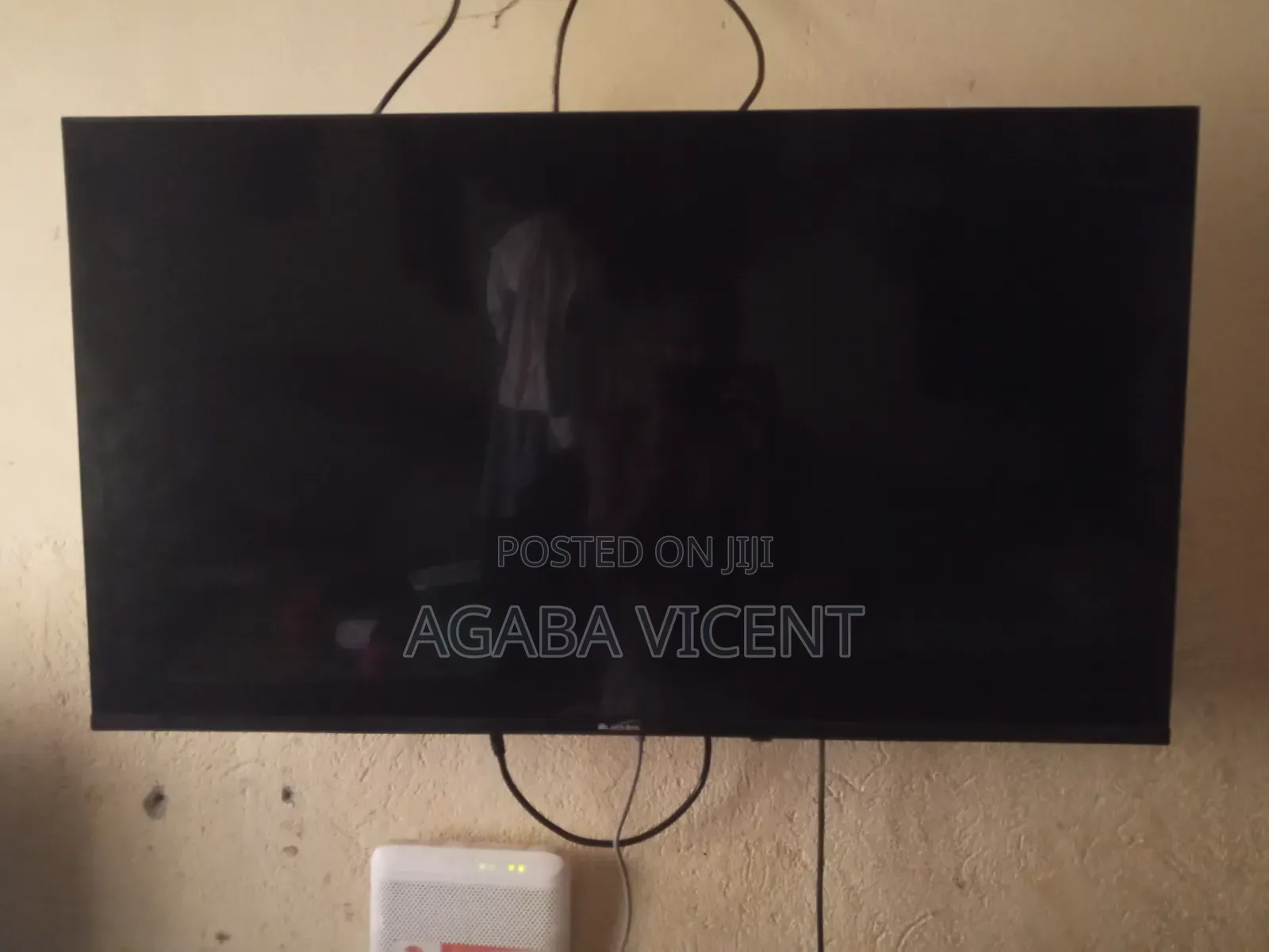 Black Ark 40-Inch Smart TV