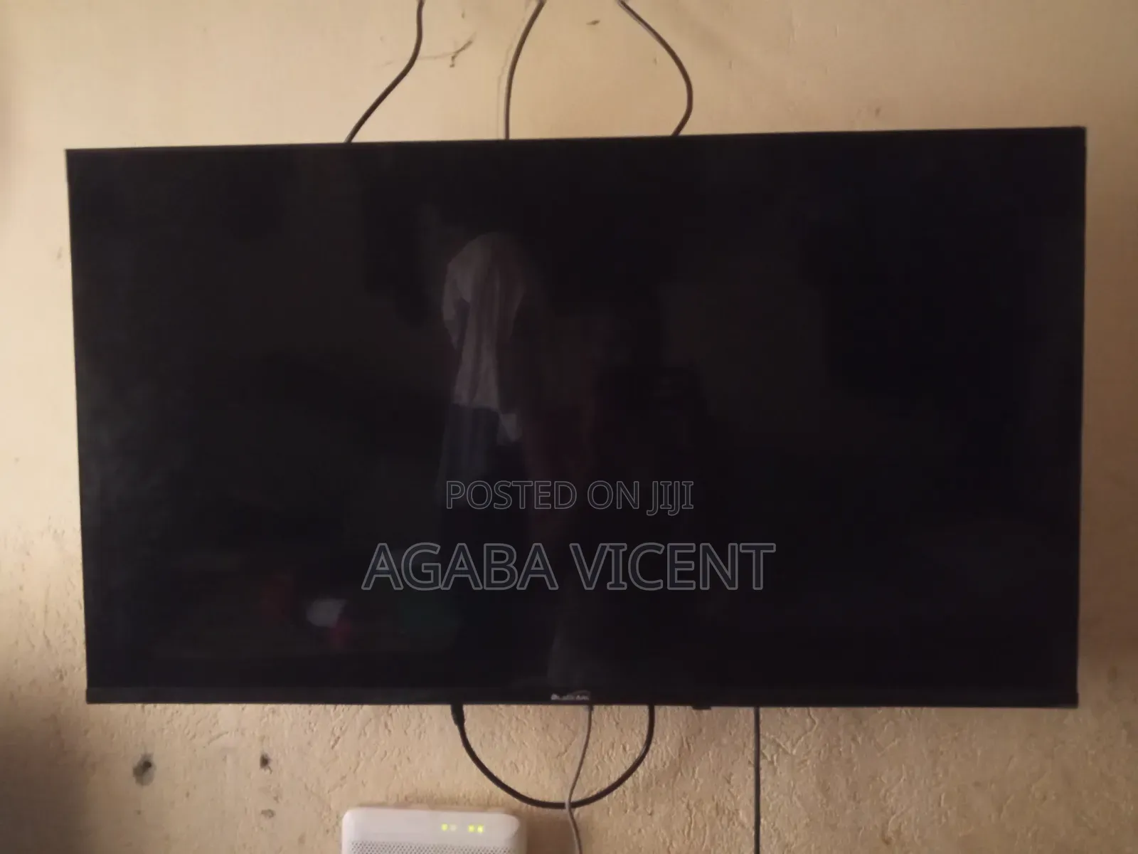 Black Ark 40-Inch Smart TV