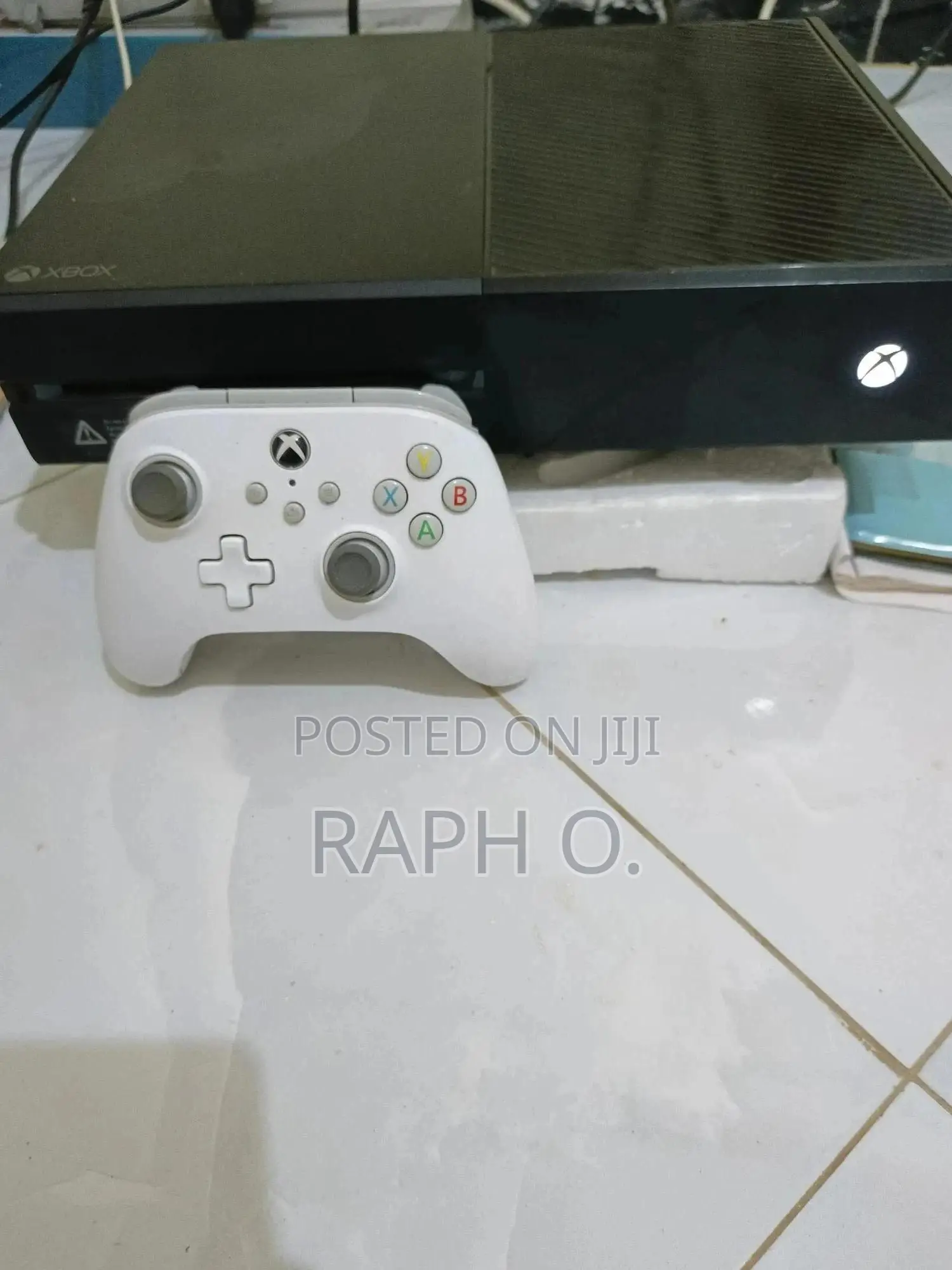 Xbox One, 1 Controller and 5 Installed Games.